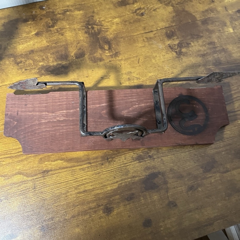 Vintage Western Cast Metal Arrow Head Horseshoe Star Wall Mount Shelf 18" x 5" - Picture 5 of 10